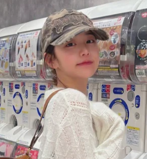 2000 Archives ANGELIC CAMO BALL CAP (IVE Jang Wonyoung Wear) - Image 2