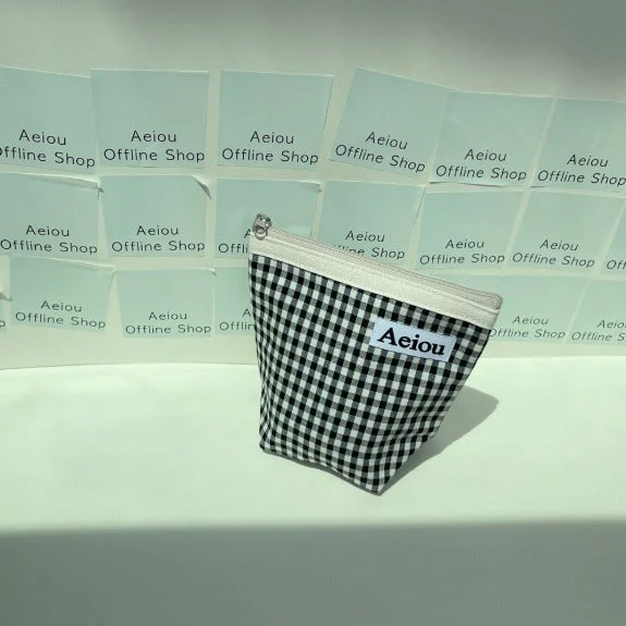 Aeiou Basic Pouch (M size) Black Ginghamcheck