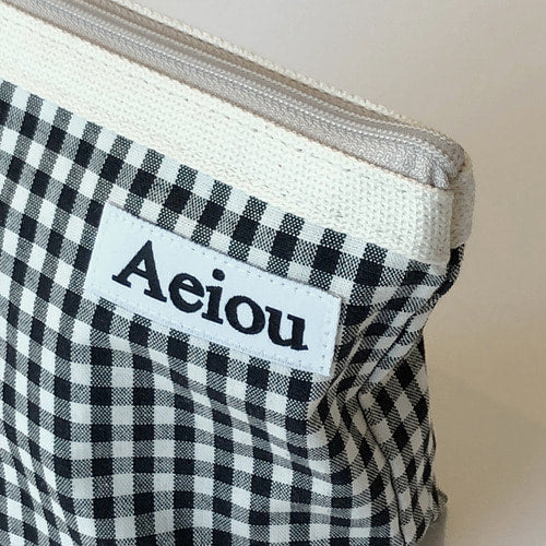 Aeiou Basic Pouch (M size) Black Ginghamcheck - Image 3