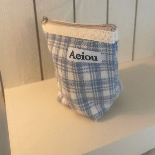 Aeiou Basic Pouch (M size) Blanket Blue Check - Image 4