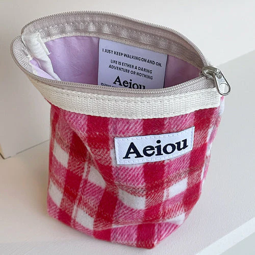 Aeiou Basic Pouch (M size) Carpet Red Pink Check - Image 2