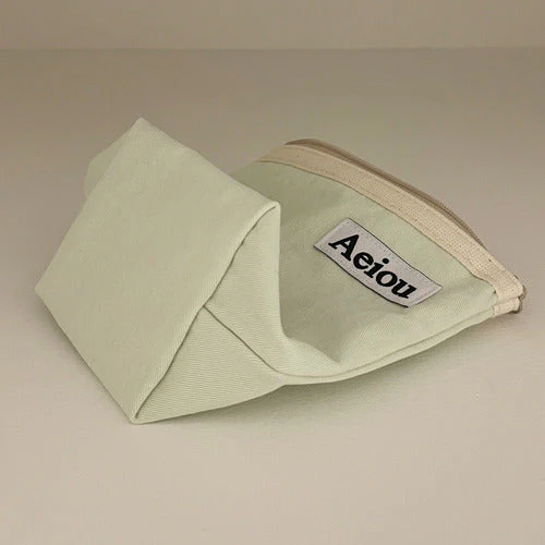 Aeiou Basic Pouch (M size) Celery water - Image 3
