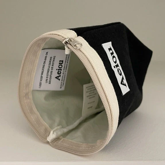 Aeiou Basic Pouch (M size) Classic Black