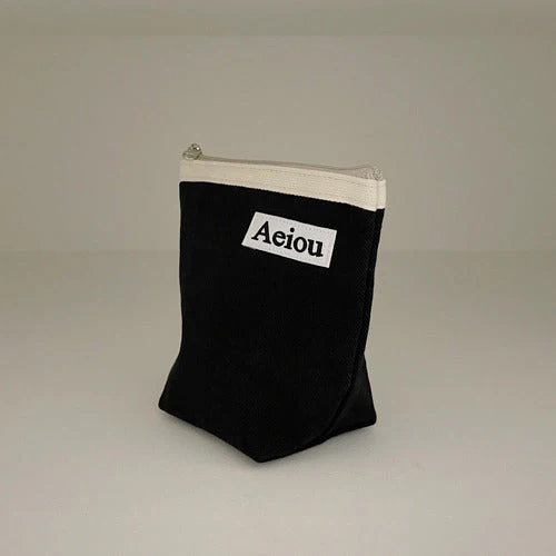 Aeiou Basic Pouch (M size) Classic Black - Image 4