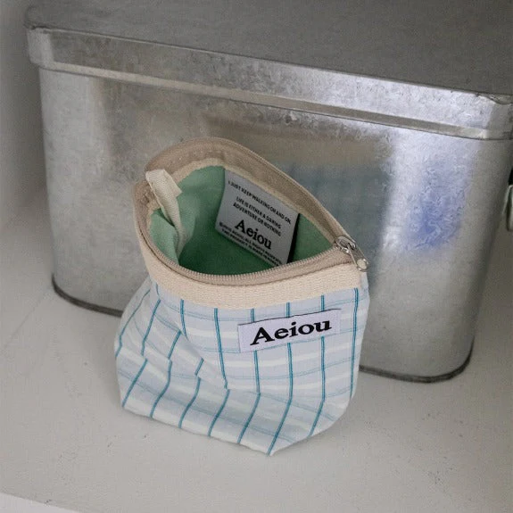 Aeiou Basic Pouch (M size) Early Summer Sparkling Blue
