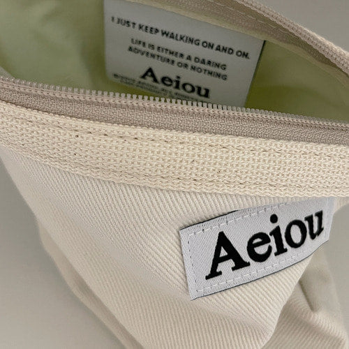 Aeiou Basic Pouch (M size) Snowberry - Image 4