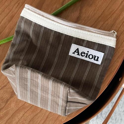 Aeiou Basic Pouch (M size) Stripe Attic Brown - Image 3