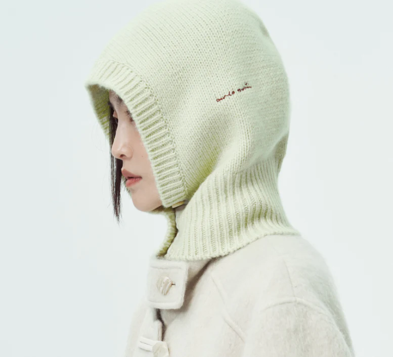 Avie muah Color-Block Button Wool Balaclava