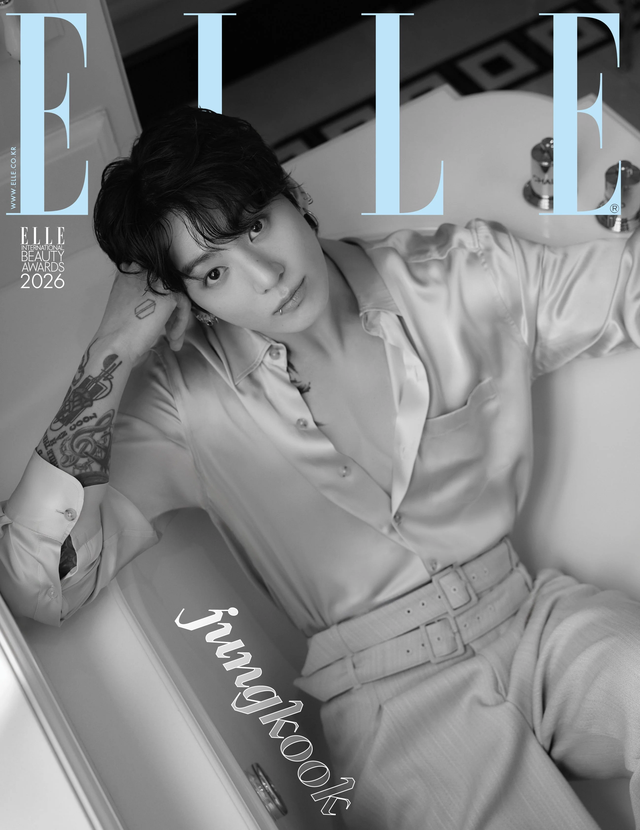 ELLE KOREA MAGAZINE 2026.01 (COVER : BTS JUNG KOOK) - Image 2