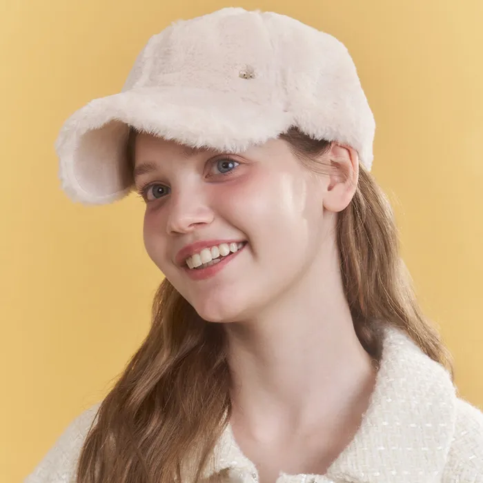 Engbrox puffy fur heart ball cap (IVE Jang Wonyoung Wear) - Image 2