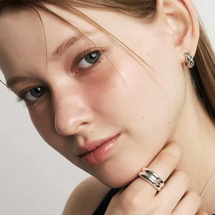 HEI Two-Line Bold Ring (Celebrities WEAR)