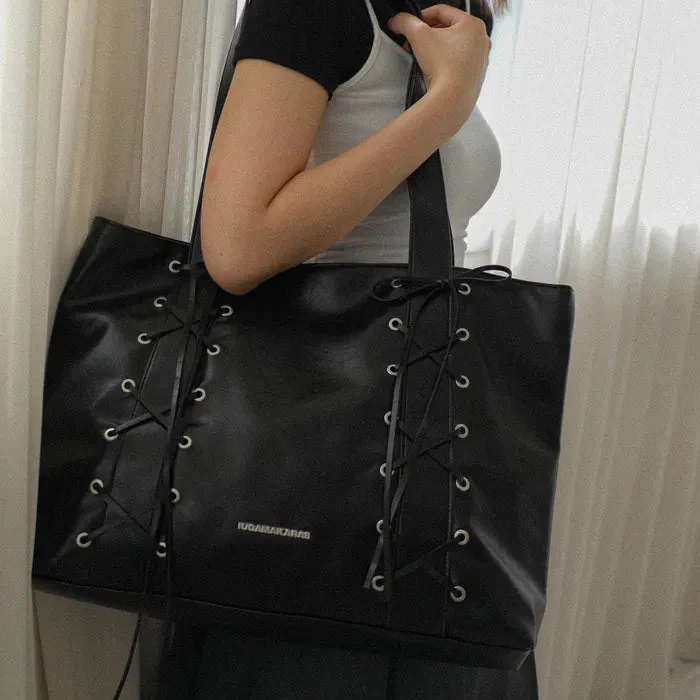 IUGAMAKARAS Eyelet Ribbon Leather Shoulder Bag - Image 2