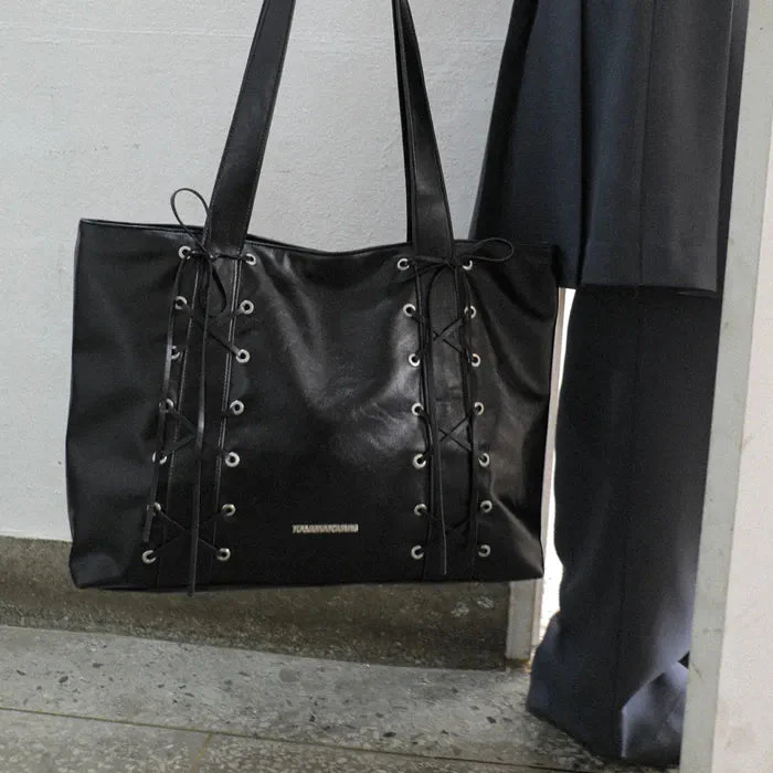 IUGAMAKARAS Eyelet Ribbon Leather Shoulder Bag - Image 3