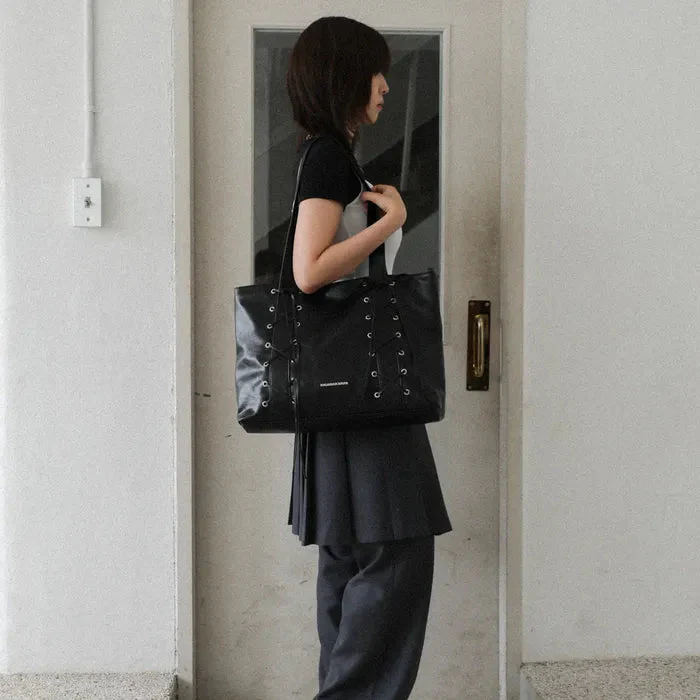IUGAMAKARAS Eyelet Ribbon Leather Shoulder Bag - Image 4