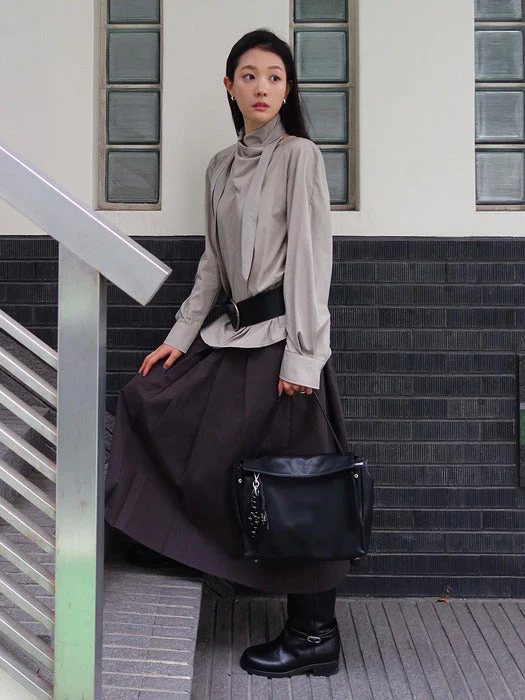 LOEUVRE Trapeze Shoulder Medium Bag - Image 2