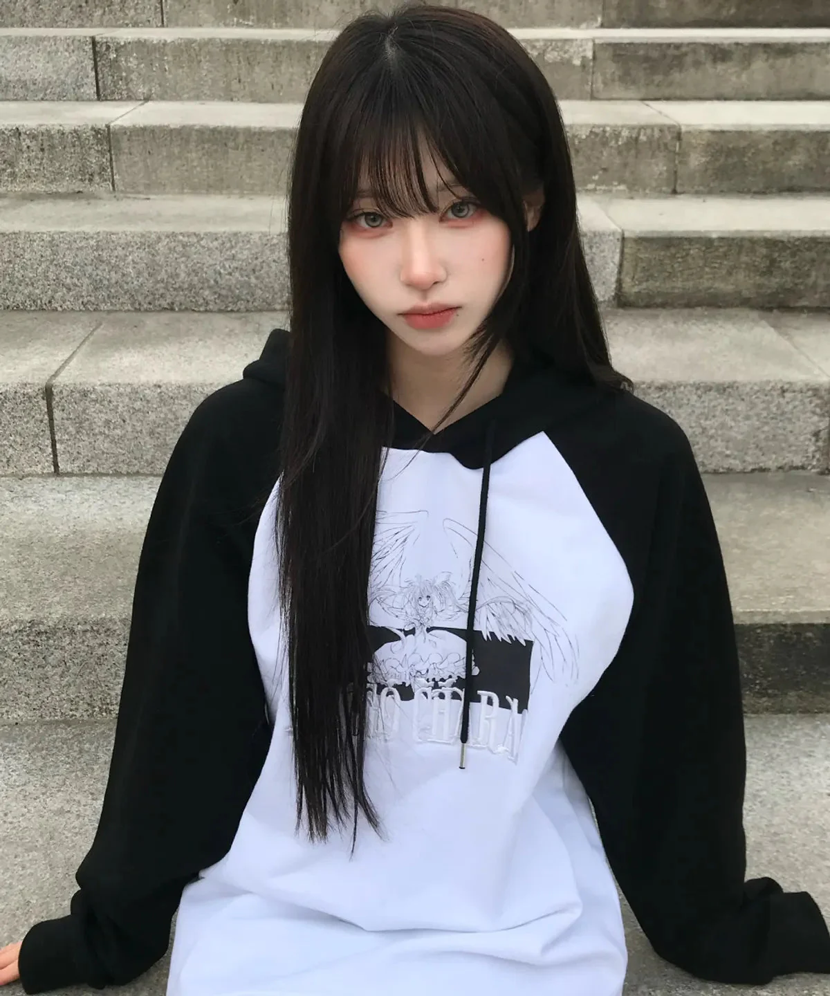 [LUVISTRUE X SHUGO CHARA!] RAGLAN HOODY - Image 2