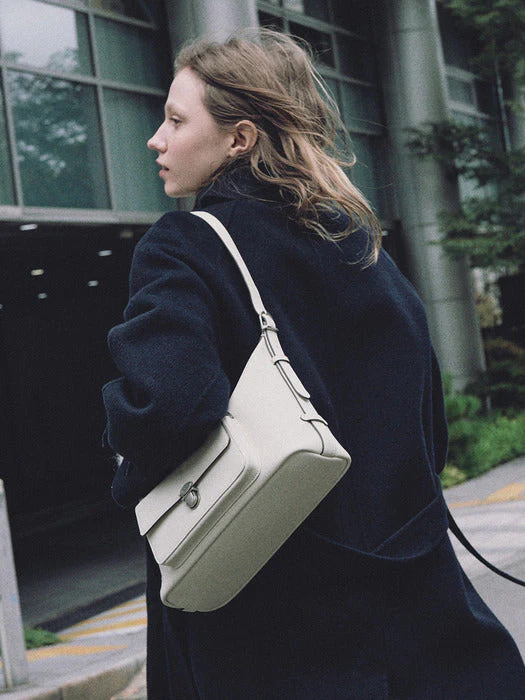 OSTKAKA CLASP POCKET SHOULDER BAG - Image 2