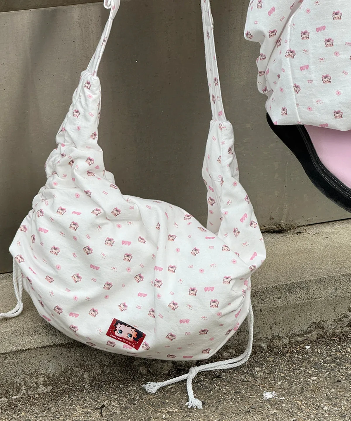 ronron BETTY BOOP PATTERN STRING CROSS BAG 2 colors