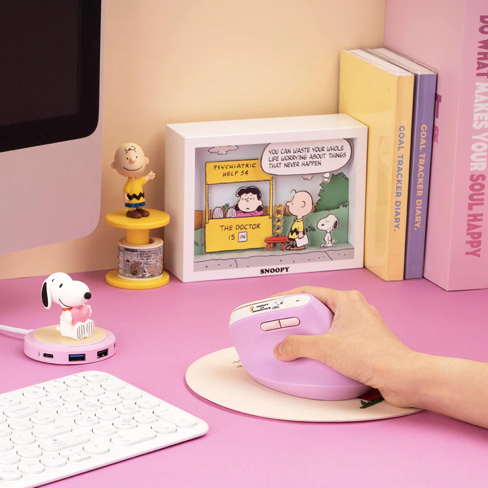 ROYCHE Peanuts Snoopy Wireless Noise-Free Vertical Mouse - Image 3