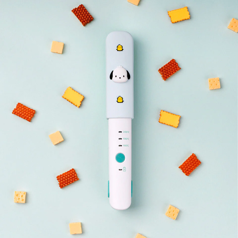 ROYCHE Sanrio Wireless Mini Flat Iron - Image 5