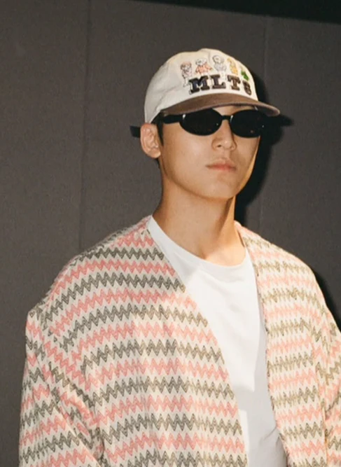 WAIKEI 5 Maltese Two-tone Ball Cap (SEVENTEEN’s Mingyu Wear)